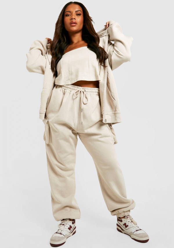 boohoo Plus 3 Delig Trainingspak Met Capuchon, Cargo Zakken En Korset Detail, Stone