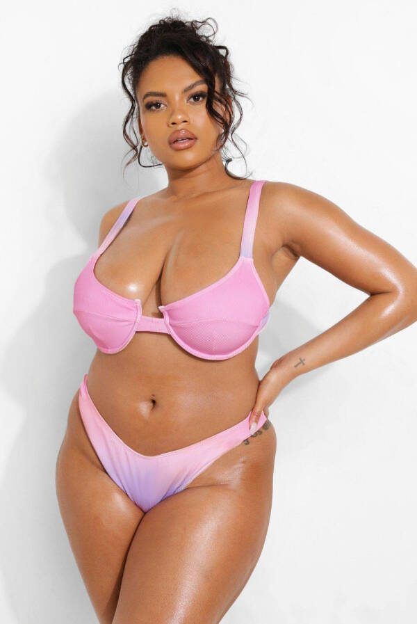 boohoo Plus Gekreukeld Dip Dye Mini Bikini Broekje, Pink