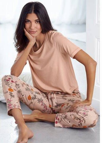 Lascana Pyjama met motief van wilde bloemen(2 delig, 1 stuk )